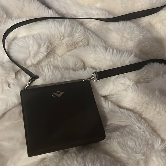 Bottega Veneta cross body bag/clutch- Authentic! - Picture 8 of 16